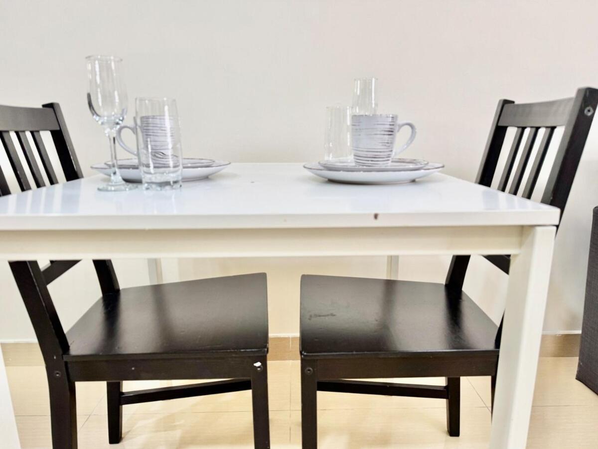 Homes2retreat - Very Spacious In The Heart Of Jvc Apartment